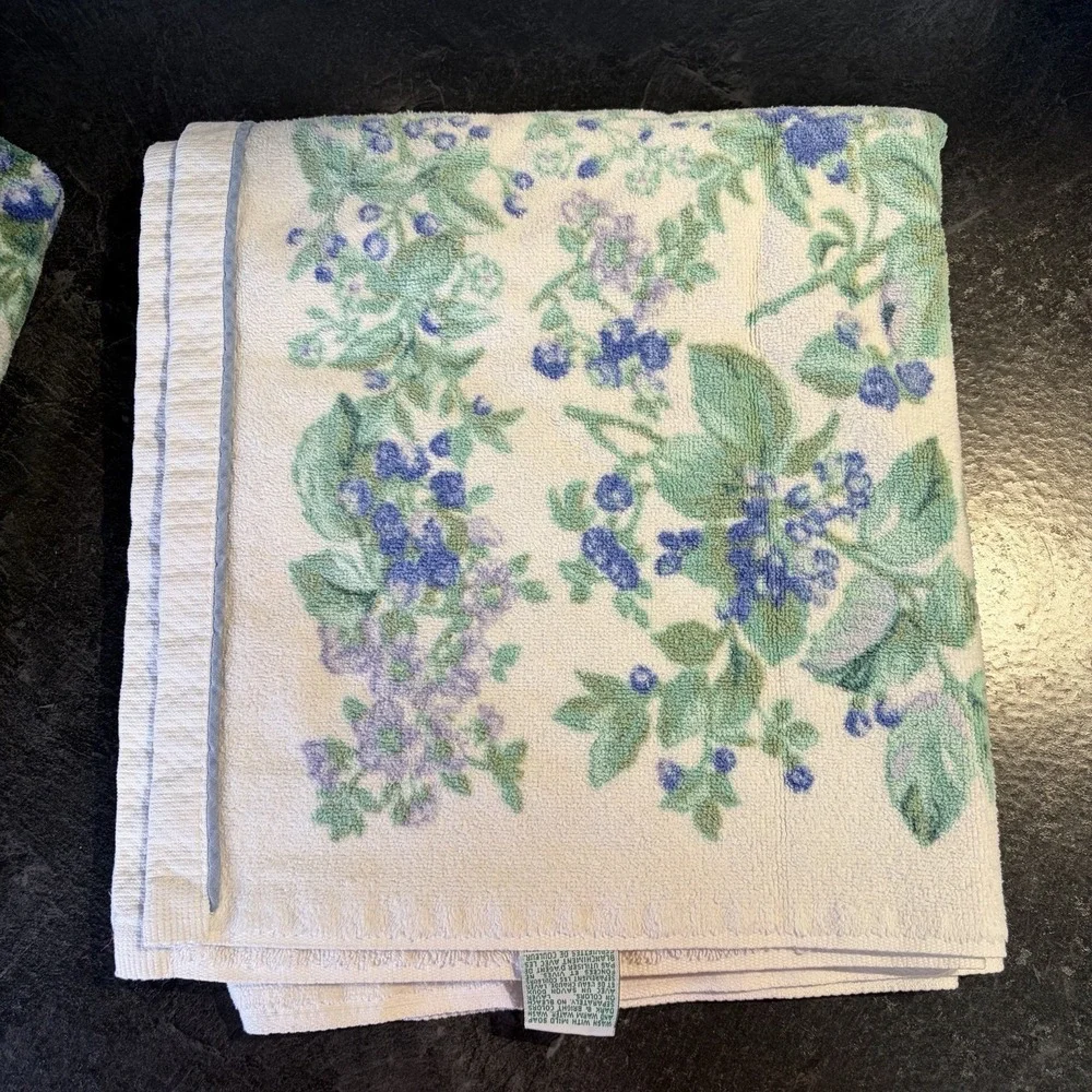 1980s Laura Ashley Bramble Berry Cotton Towel Set 2 Hand Towels 2 Bath Towels